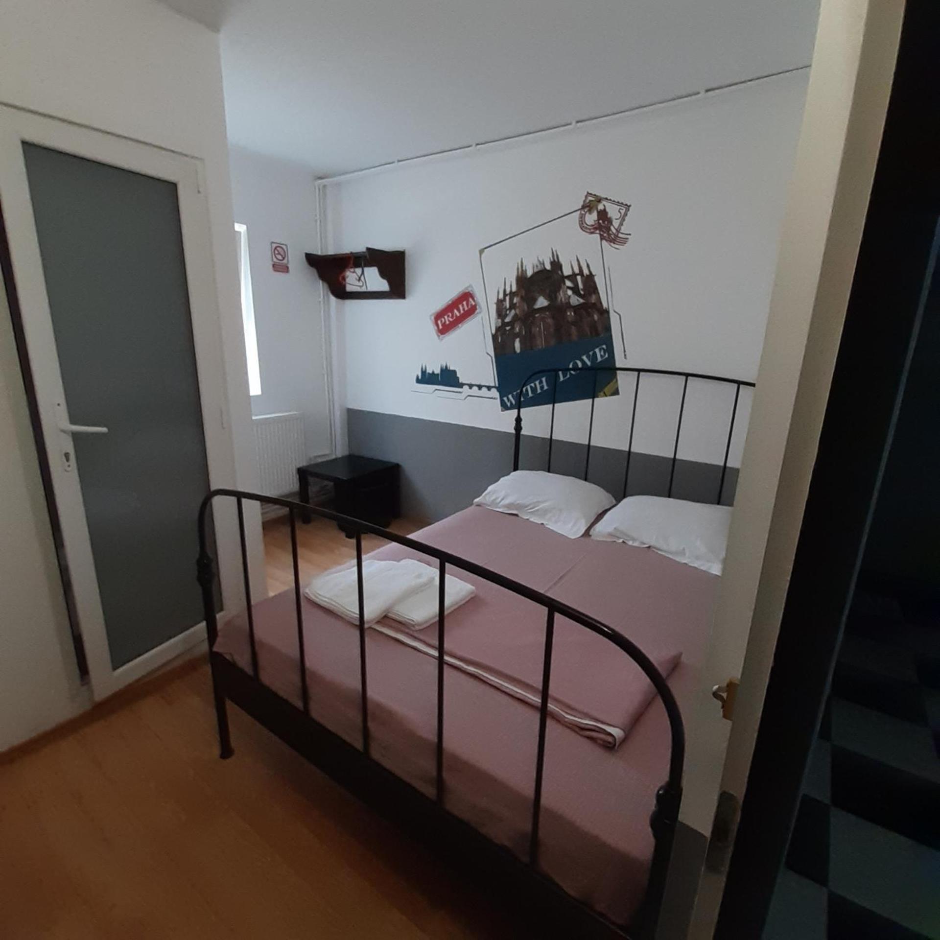ホテル B＆B デュオ カフェ ブカレスト エクステリア 写真